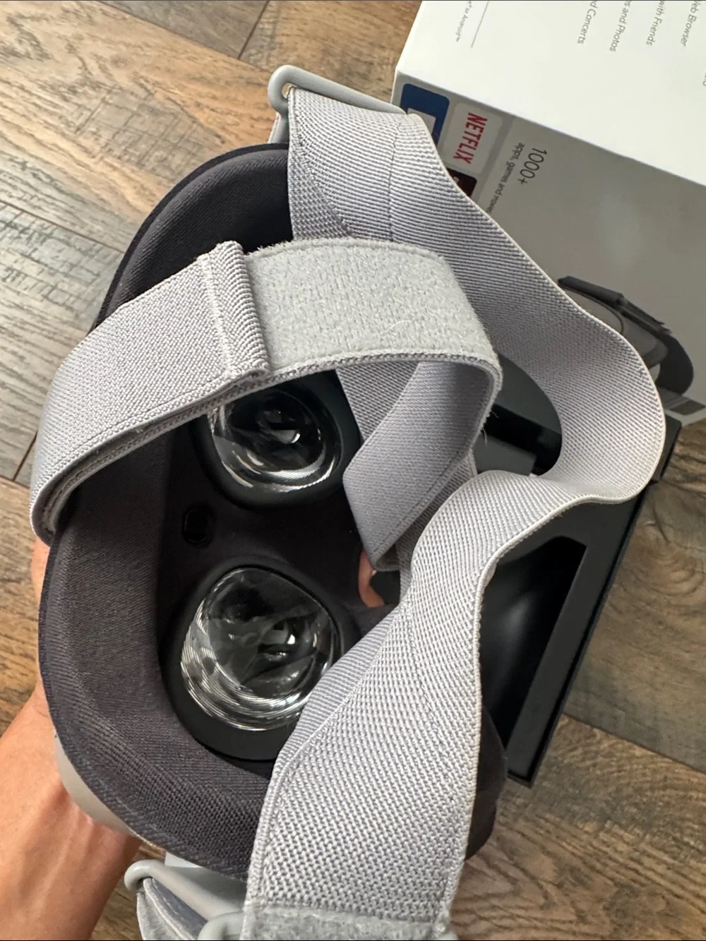 Oculus Go Standalone VR Headset - Light Gray